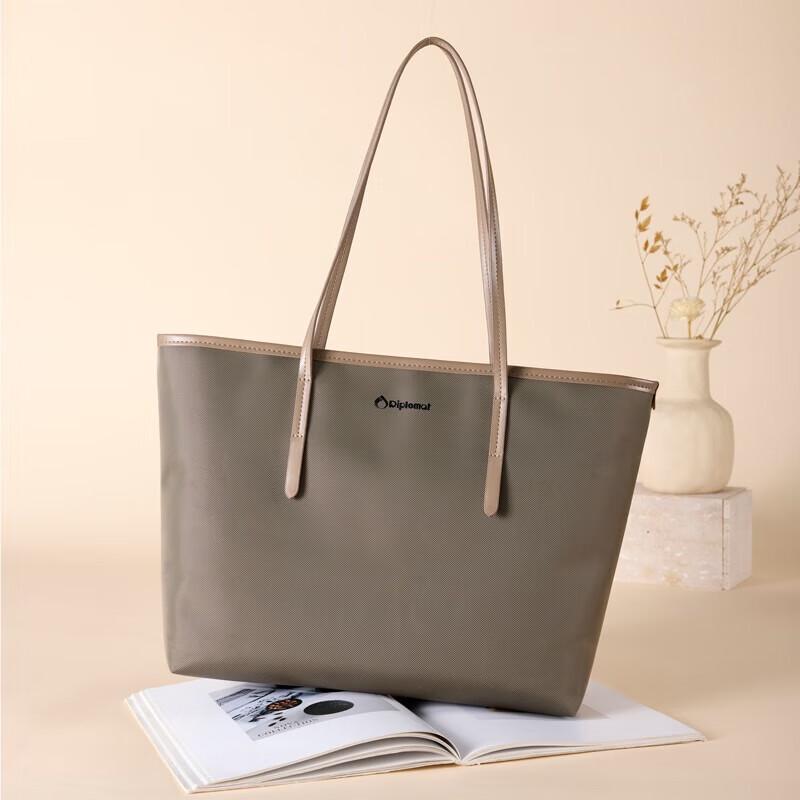 Diplomat Light Luxury Large Tote Bag