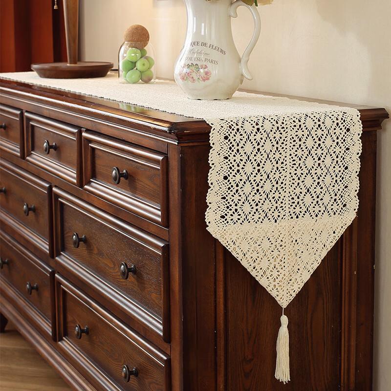 Zhishi French Style Hollow Pattern Table Runner