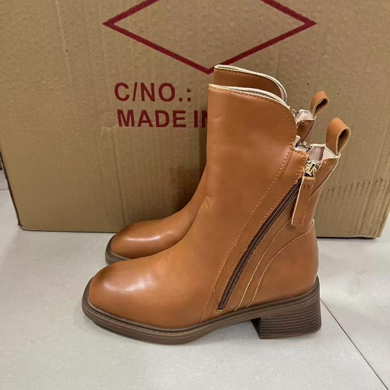 

Грубые коричневые короткие ботинки для женщин в британском стиле, с боковой молнией, на высоком каблуке, полированные, ретро, с круглым носком для женщин 42 коричневый