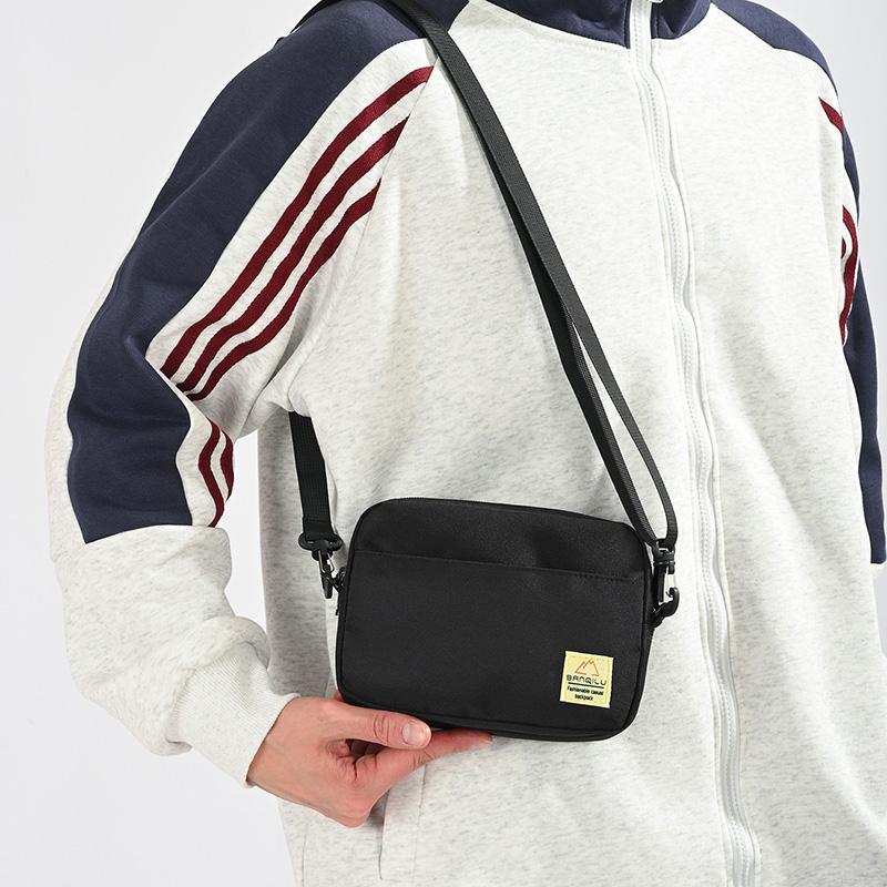 Herren Crossbody-Tasche Mehrschichtige kleine quadratische Tasche Einzelne Schulter Crossbody-Tasche
