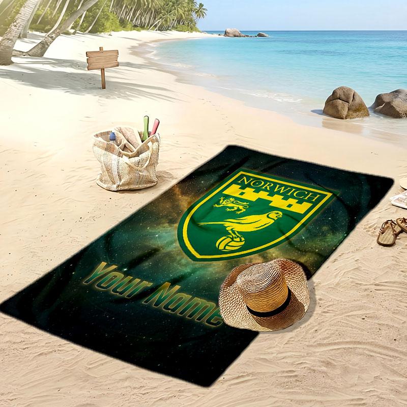 Norwich City Gepersonaliseerde Bedrukte Strandlaken Voetbal Logo Steun Aangepaste Naam Tekst Absorberende Handdoek Voor Sport Reizen Speciaal Cadeau