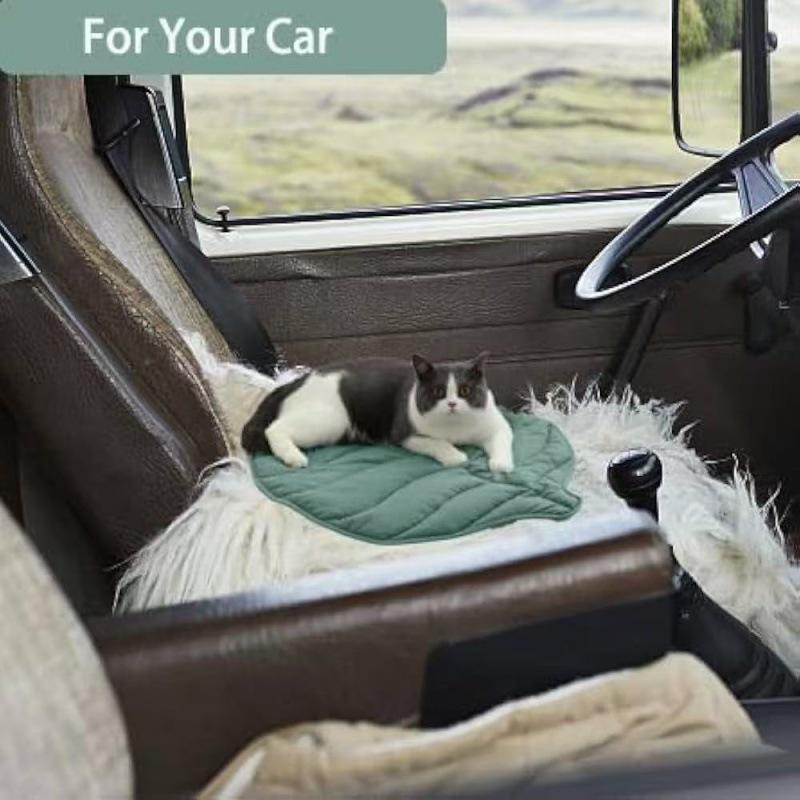 Leaf-Shaped Pet Mat: Cozy, Thickened Maple Leaf Mat for Small Cats & Dogs