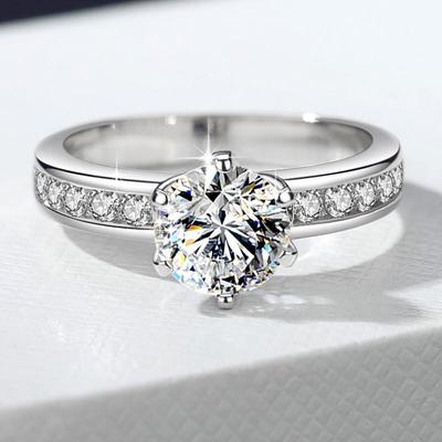 Anello da donna con corona in moissanite D-Color da 1 carato, sei griffe, argento sterling placcato oro bianco