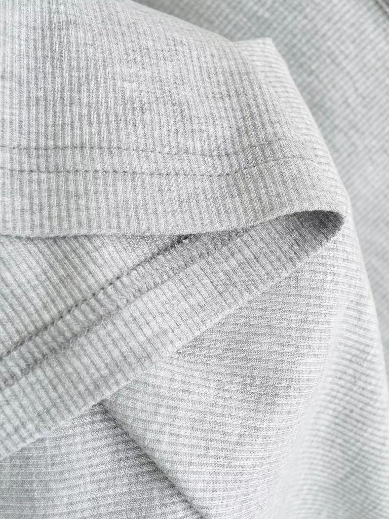 Women's College-Style Faux Two-Piece Striped Patchwork Slimming Long-Sleeve Lapel T-Shirt, Autumn/Winter Korean Style.