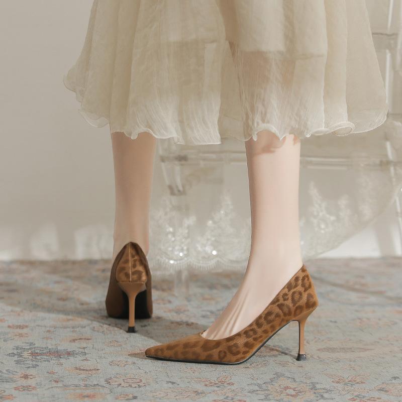 Leopardenmuster spitze hohe Absätze Damen dünne Absätze 2025 Herbst neues Nischendesign modisch, sexy und elegant professionelle einzelne Schuhe