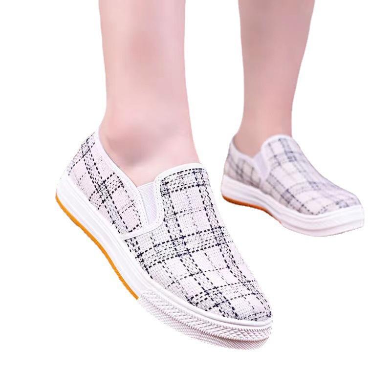 Spring and Autumn canvas shoes with soft soles are comfortable and durable, versatile and simple women's shoes