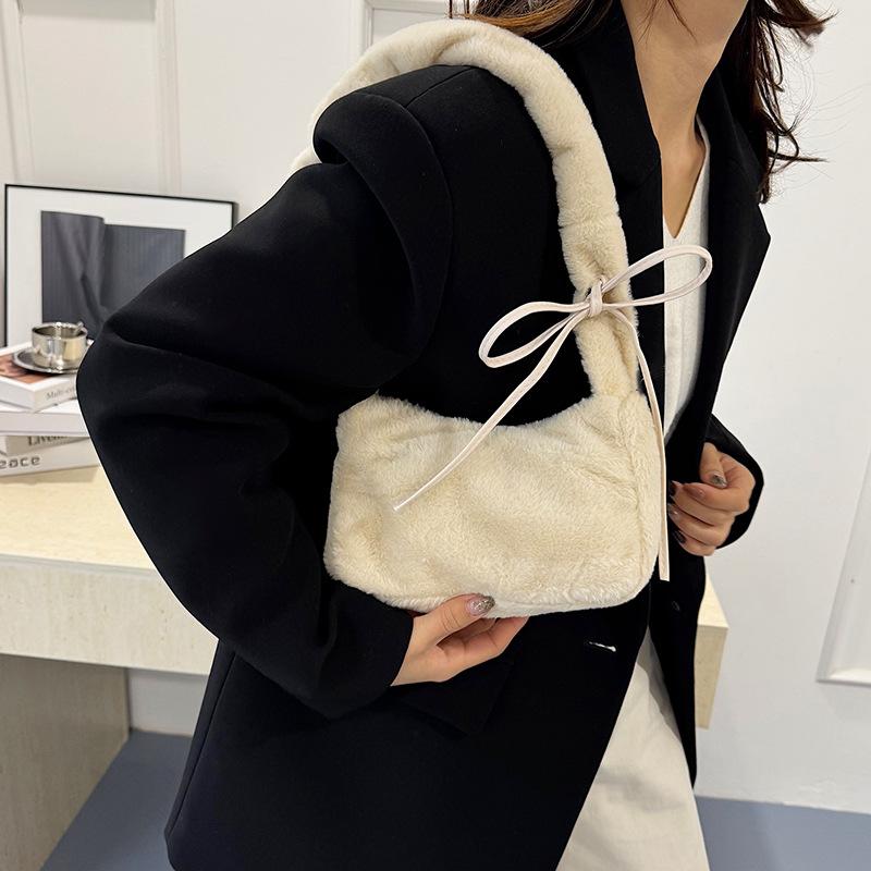 Winter Soft Plush Women Shoulder Underarm Bags Simple Solid Color Ladies Pleated Strap Handbags Portable Female Phe Bag Purse