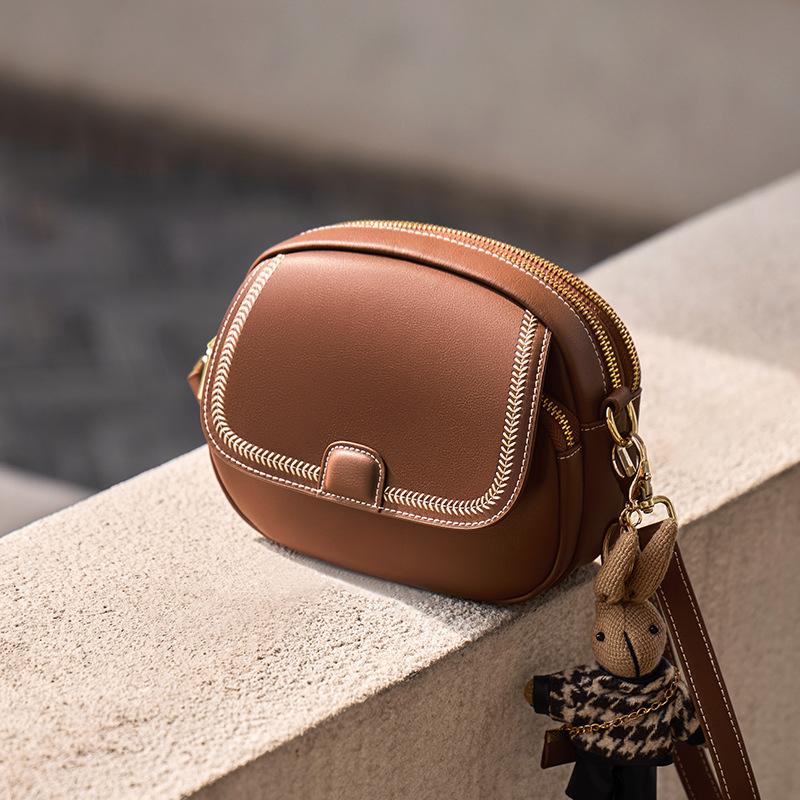 

Mrs. Qiao Bag 2025 New Crossbody Bag Women s Bag Spring and Autumn High-end Feel Single Shoulder Small Bag Ladies Genuine Leather Small Round Bag Long18.5CM、Wide7.5CM、
