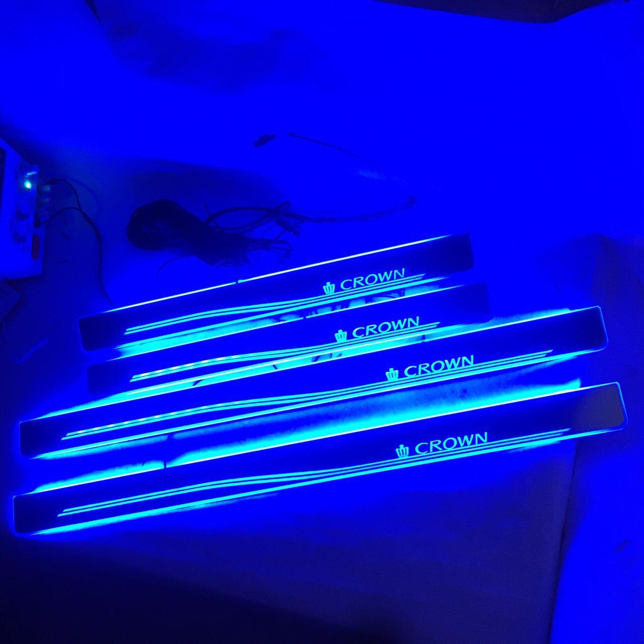 

Комплект из 4 светодиодных приветственных педалей с бегущей подсветкой для серии Crown 210/200/180 Custom Size Image & Text