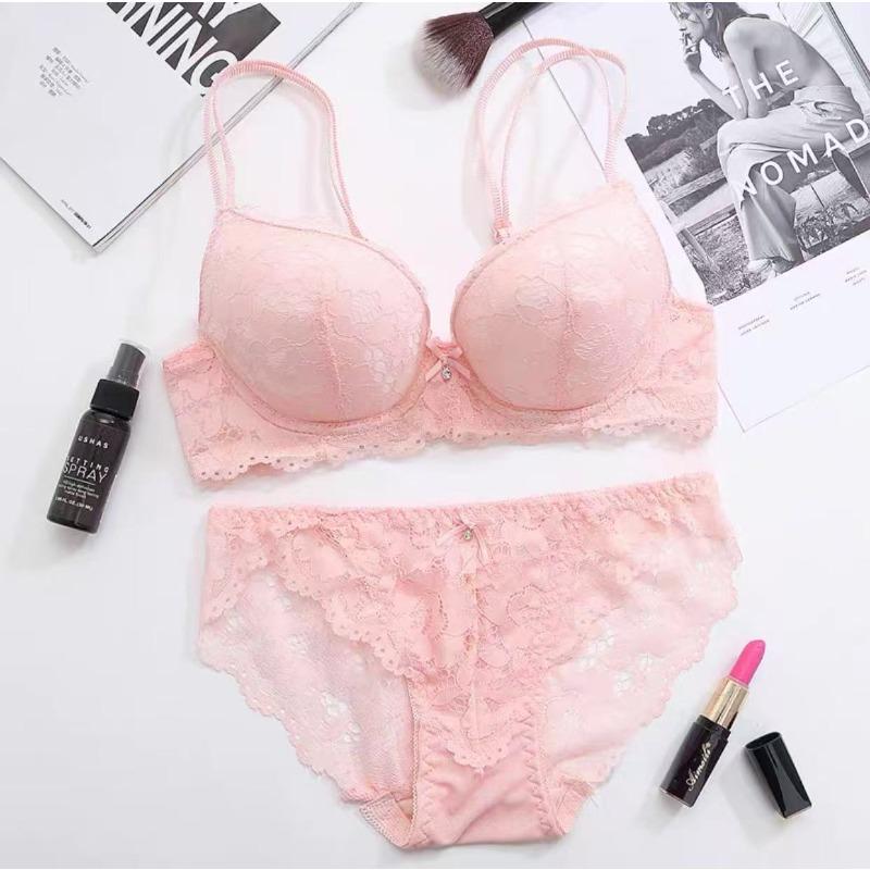 Female Autumn and Winter Sexy Lace Gathers Together To Collect Assistant Milk To Prevent Drooping Underwear Suit