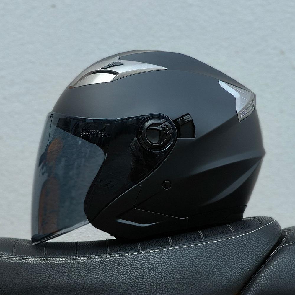 

Baileyde helmets are exclusively supplied3/4Half helmet, motorcycle helmet, dual-lens helmet, riding helmet M(57-58)