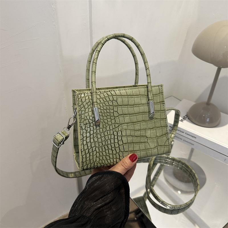 Stylish Summer 2023 Minimalist Shoulder Bag Fashionable Pu Leather Handbag