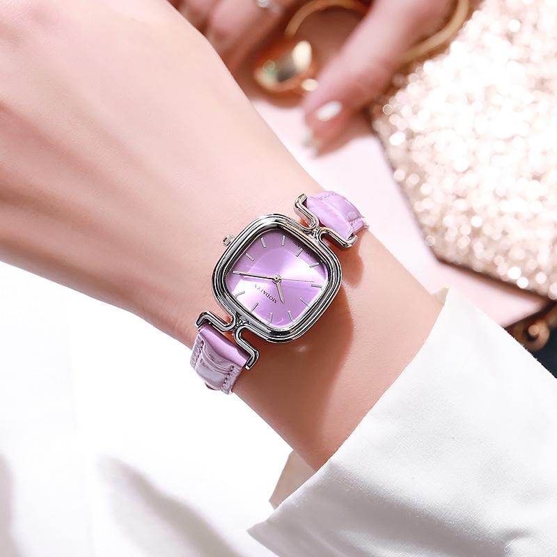 Trendy Square Dial Quartz Women's Watch - Fashionable and Versatile