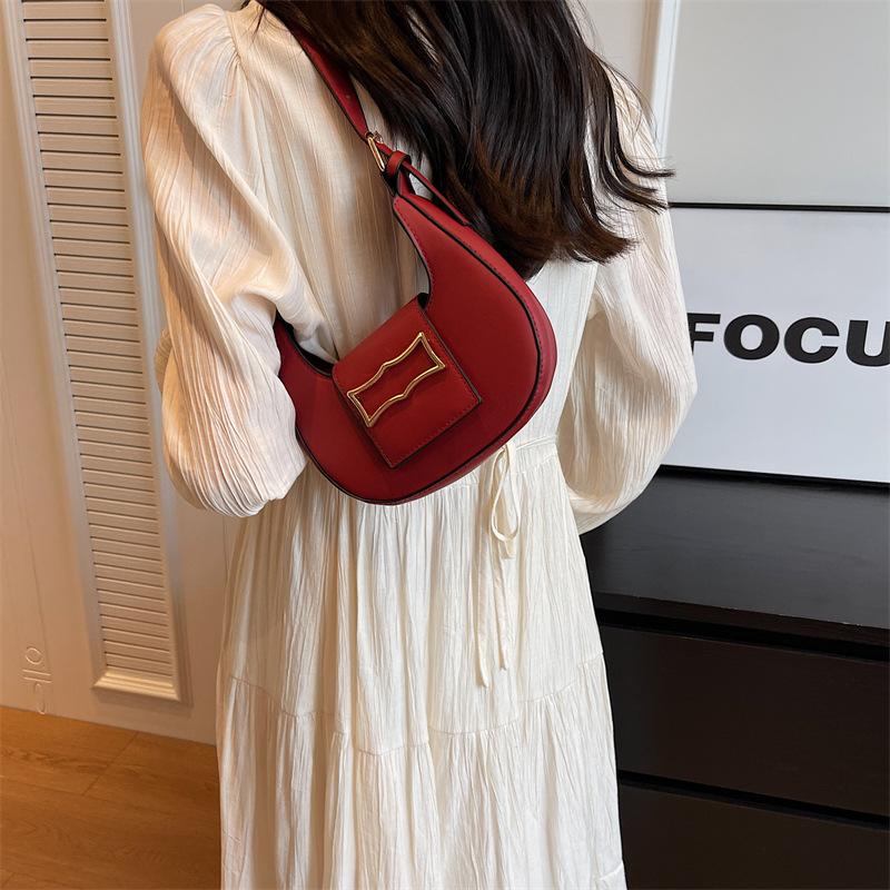 Popular Bag Women's 2025 Summer Simple New Solid Color Crescent Moon Hand Carry Women's Bag Underarm Trend Fashion Shoulder Bag