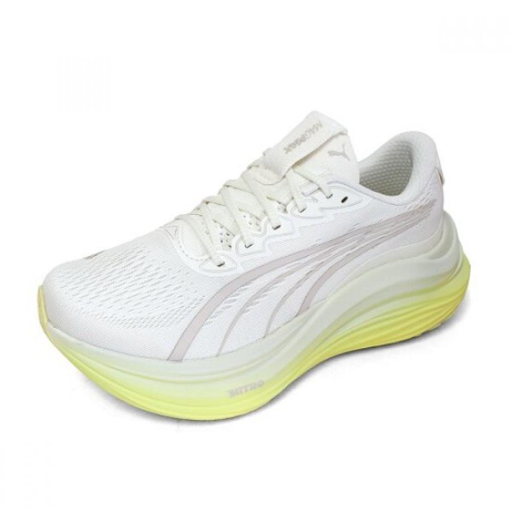 

Puma Magmax Nitro Running Shoes 310088 13 Model name:31008813/Size:255 mm (UK6.5)
