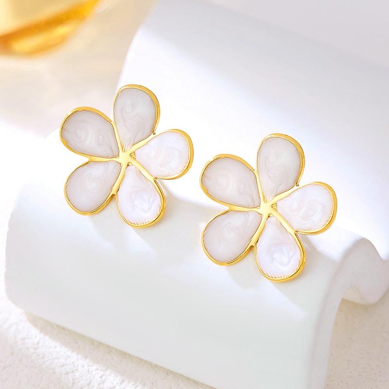 Sweet Fresh White Metal Flower Drop Earrings for Women Elegant Super Fairy Dangle Earrings Jewelry Party Jewelry Accessories