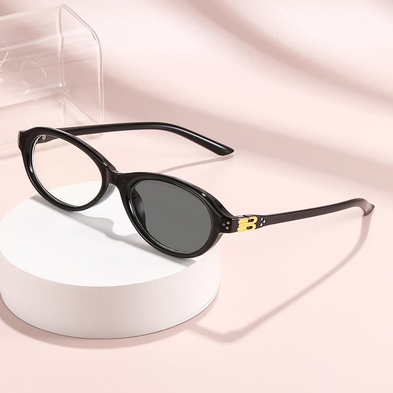 

Очки для близорукости Эллиптическая оправа Фотохромные Изменение цвета Маленькая оправа Без макияжа Защита от синего света Модные очки 6085 -1.25 чёрный