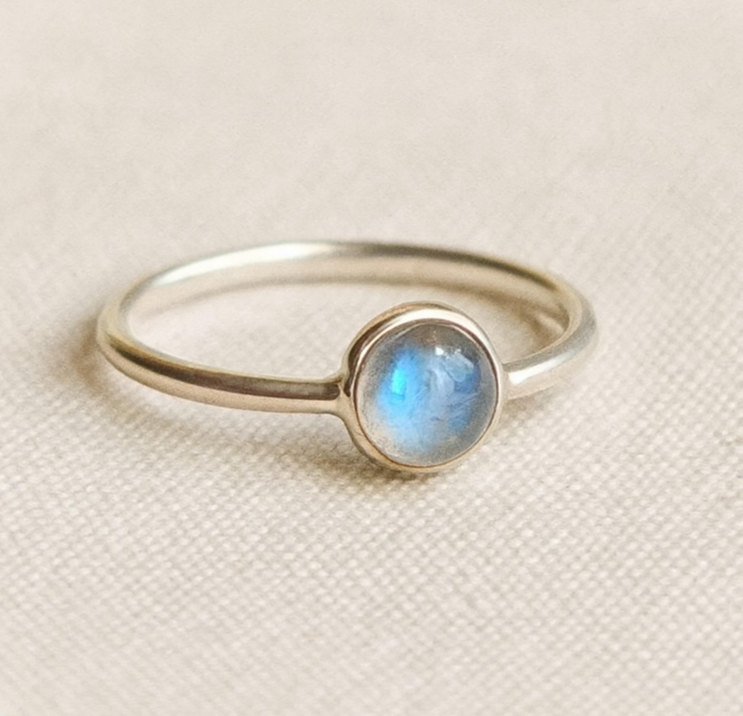 

Rainbow Moonstone Ring, 925 Sterling Silver, Handmade Minimalist Jewelry, Simple Everyday Wear Ring 12 серебряный