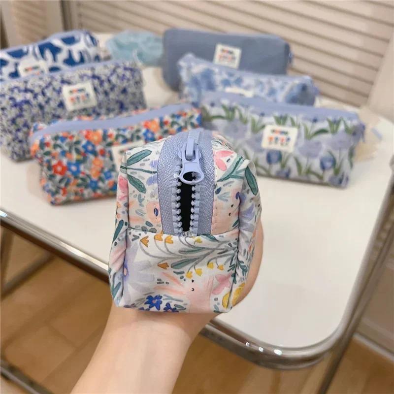 1pcs Fashion Blue Fresh Flower Makeup Bag Makeup Brush Organizer Cosmetic Storage Bag Student Large Capacity Pen Bag Pencil Pouch