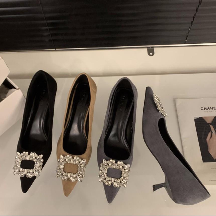 

2025 весна и осень новая модная универсальная французская обувь-лодочки с острым носком и низким каблуком, женская обувь в стиле ретро со стразами 39 серый