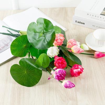 Decoração de casa – Flores e coroas artificiais