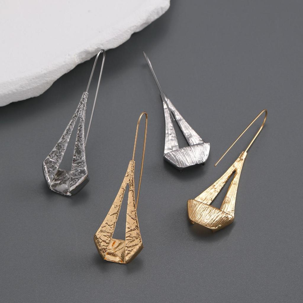 Fashion Simple Exaggerated Metallic Feel Hollow Geometric Irregular Twisted Earrings For Women