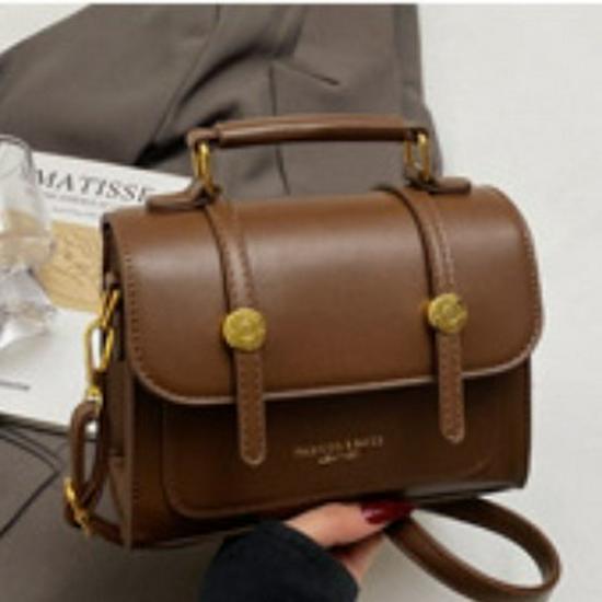 Korean Fashion Retro Crossbody Bag: Trendy Lightweight Shoulder Handbag for Women