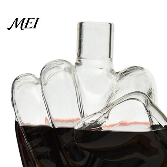Party Drinkware Essentials Middle Finger Whiskey Decanter, 1000ml Glass Fist Dispenser with Stopper, Father's Day Present Unique Hand Shape