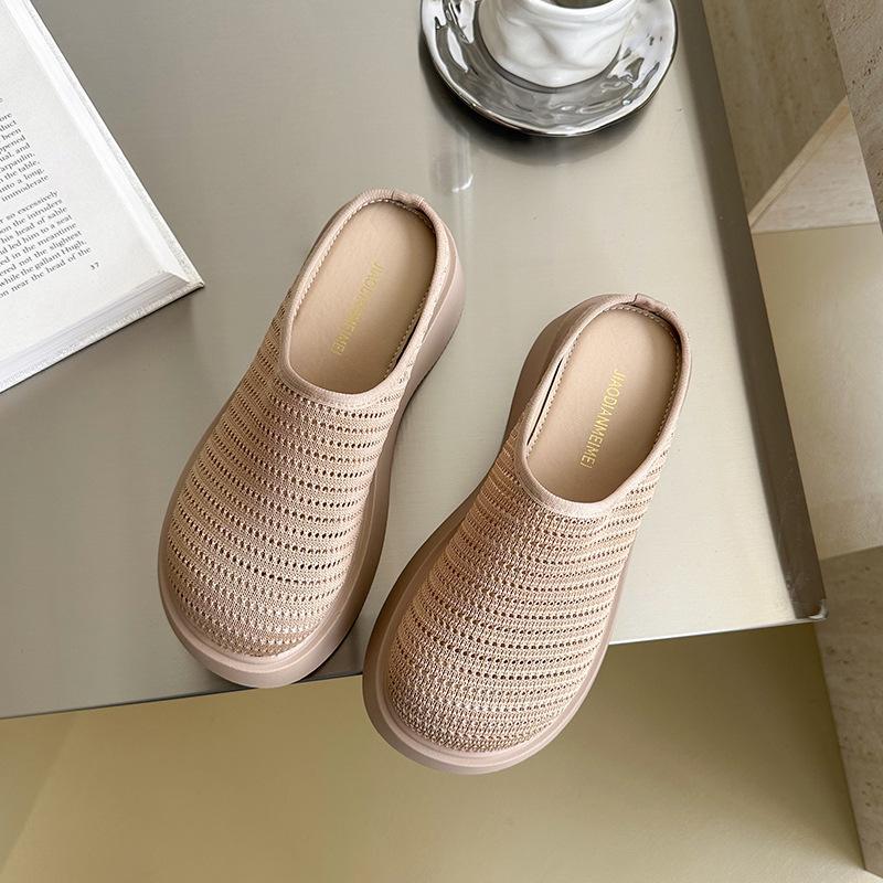 

Шлепанцы на толстой подошве женские летние для улицы 2025 новый летний высококлассный маленький пляжный на толстой подошве с юбкой крутые шлепанцы 40 хаки