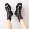 Trendige schwarze Martin-Stiefel 2025 neue Sommer-Freizeit-Damen-Kurzstiefel Sandalen Römische hohle coole Stiefel Plateaustiefel