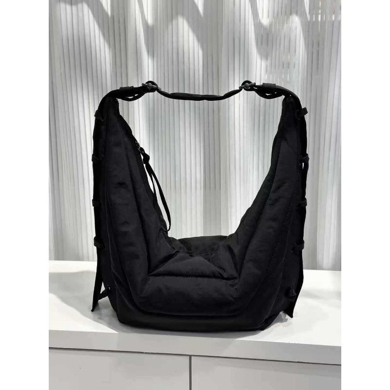 

Nylon stray bag niche croissant bag unisex shoulder messenger bag lazy style literary leisure backpack Bag mouth 63 * 20 * 13 bottom length 26cm чорний
