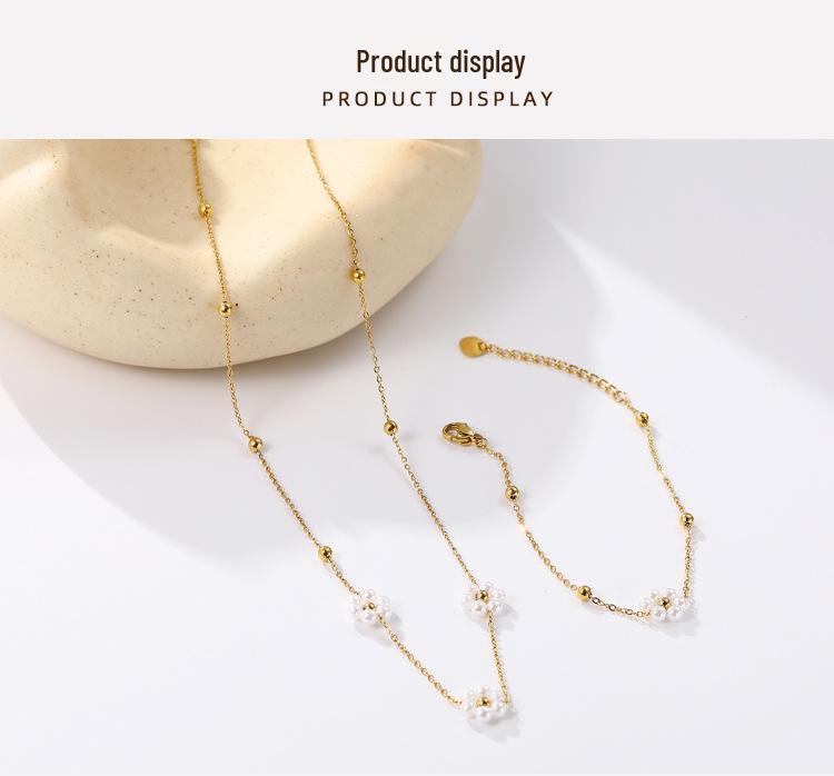 Pearl Flower Necklace for Women: Gold-Plated Titanium Steel, Colorfast, Cute Clavicle Chain