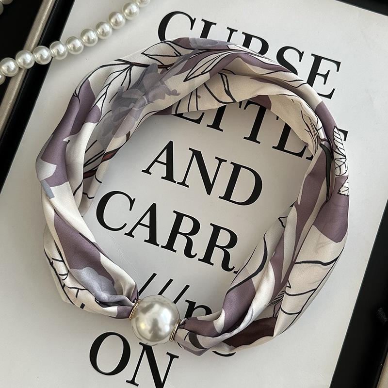 Pearl necklace women's magnetic buckle silk scarf high-end spring and summer new niche wear printed silk scarf scarf