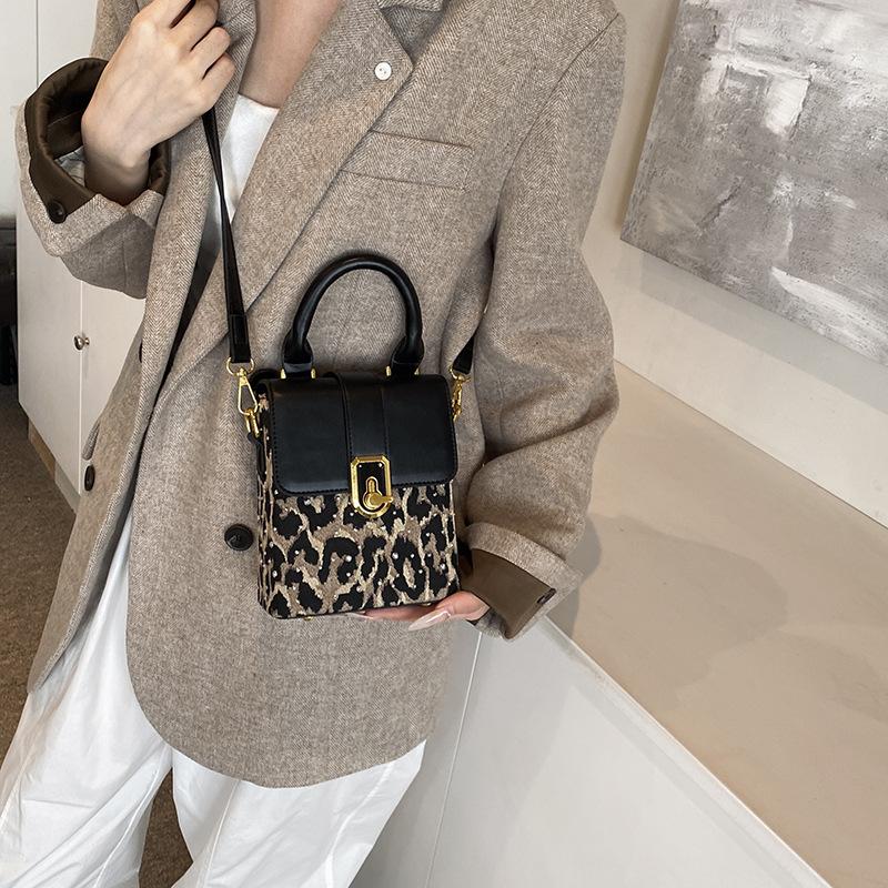 

Маленькая сумка с ретро-текстурой, женская на плечо, сумка для мобильного телефона, портативная сумка-мессенджер, маленькая квадратная сумка чёрный