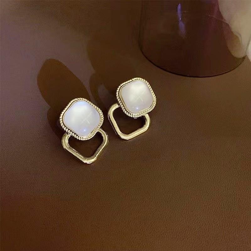 S925 Silver French Retro Cat's Eye Stone Stud Earrings – Elegant Geometric Lady Style