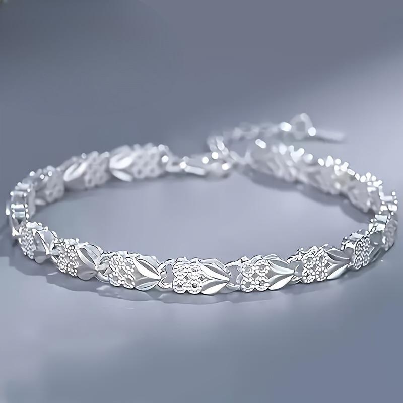 

1PC Silver Love Four-leaf Clover Bracelet Female Versatile Niche Antique Style срібний