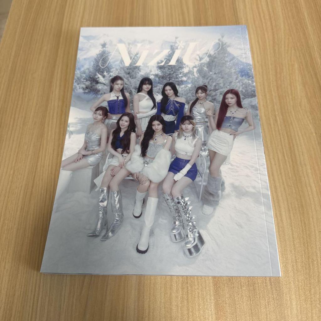 [USED] NiziU Live with U 2024-2026 AWAKE