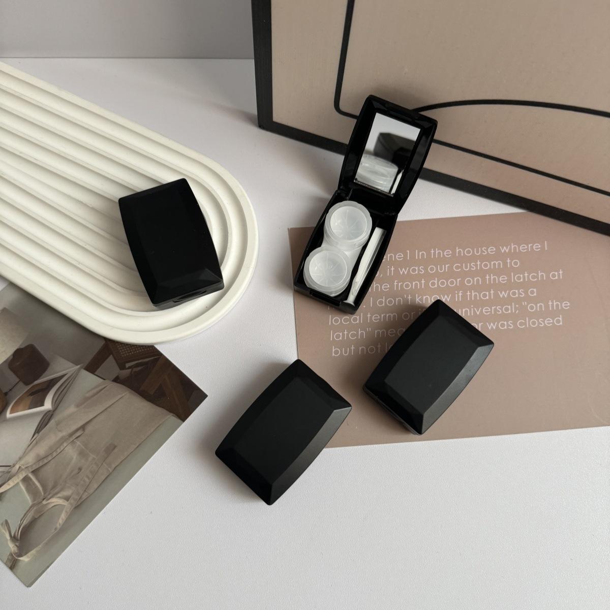

Simple Colorful Lens Box Eye Container Lovely Travel Kits Matte Black Brown Contact Lens Case with Mirror for Women чёрный