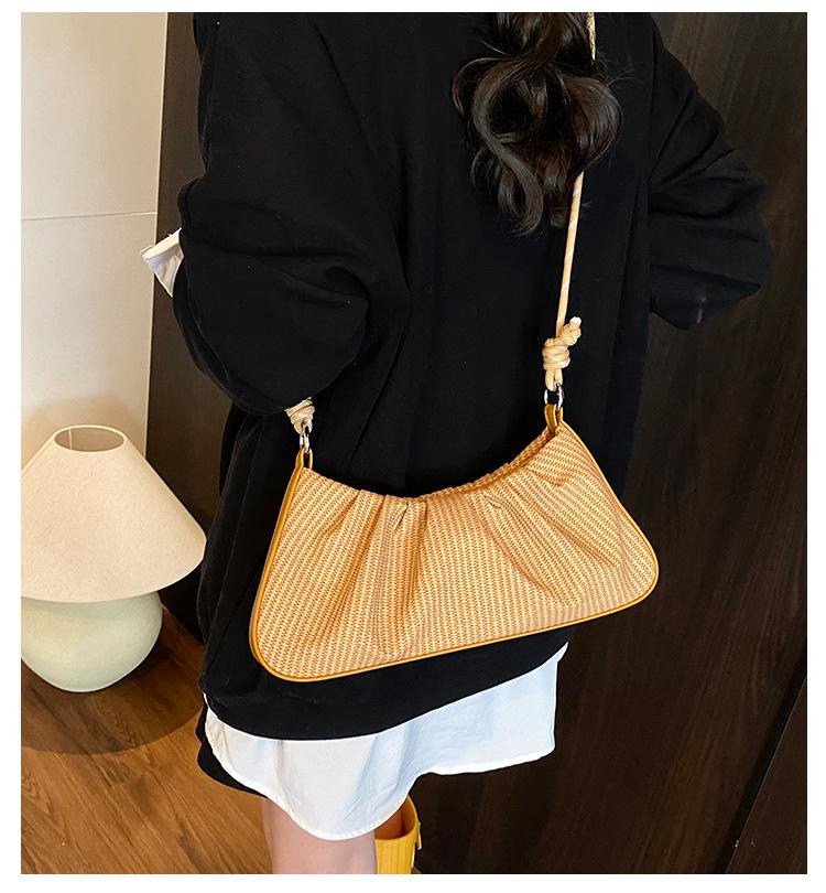 Super Fire Niche Pleated Bag Women's 2025 New Summer Versatile Messenger Bag Exquisite Shoulder Underarm Cloud Bag