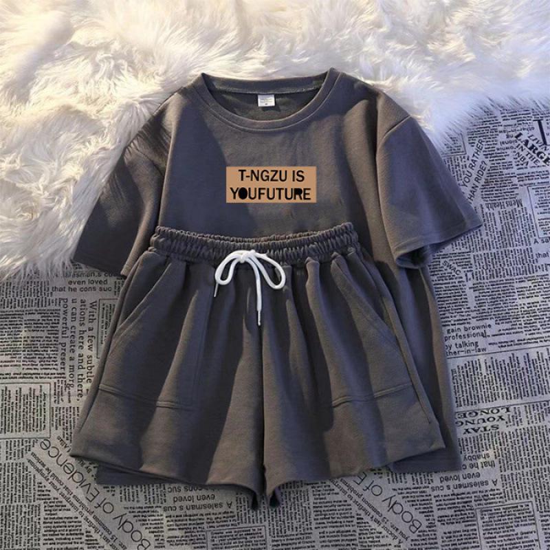 Women's Casual Summer Two-Piece Set: Short-Sleeve Top & Shorts, Loose Fit, Ideal for Petite Sizes and Running