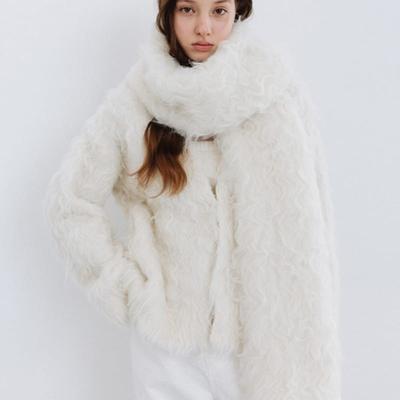 THETIS WELLIG FLUFF LANGHAAR Wolle SCHAL_TT5W704IV