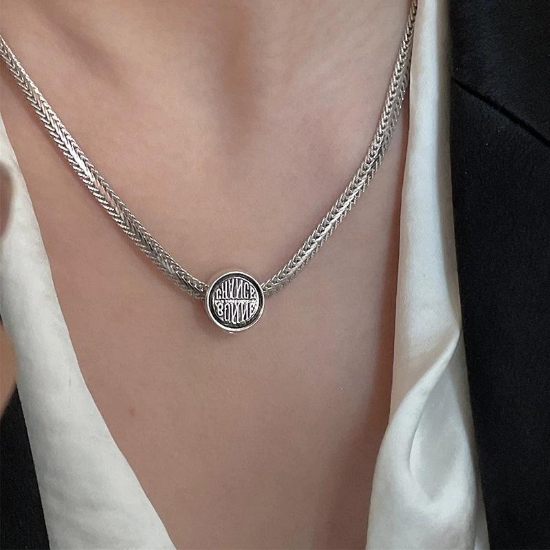 Chic Retro Letter Necklace for Women - Statement Clavicle Chain with Heavy Workmanship and Versatile Design