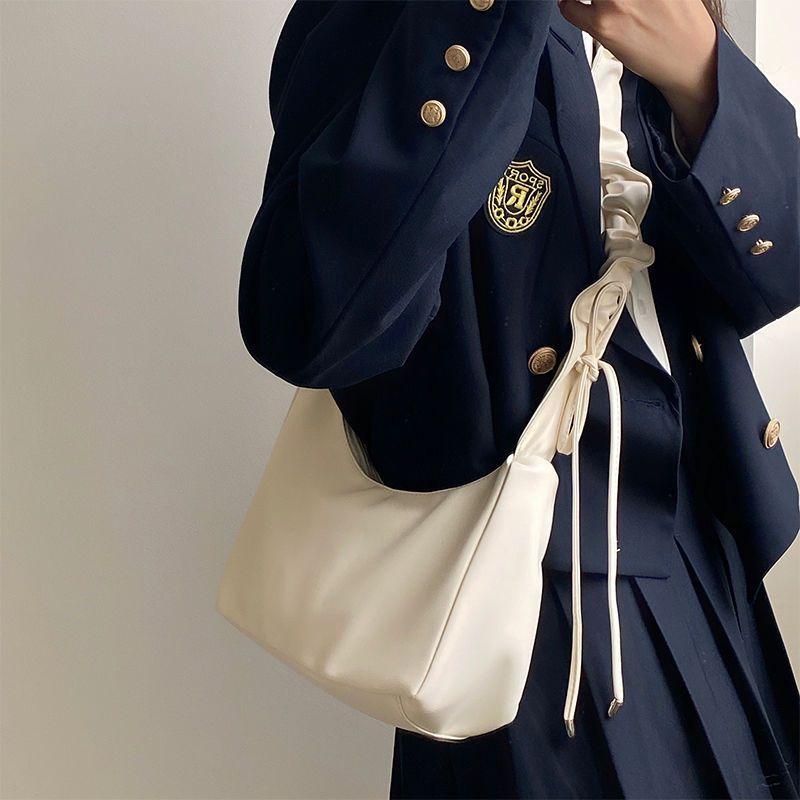 Design Sense French Single Shoulder Pleated Cloud Underarm Bag Fashionable Simple and High-end Women's Bag