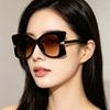 Oversized Cat Eye Anti-UV Sunglasses Women Fashion Metal Decorated Frame Party Beach Shades Butterfly Eyewear