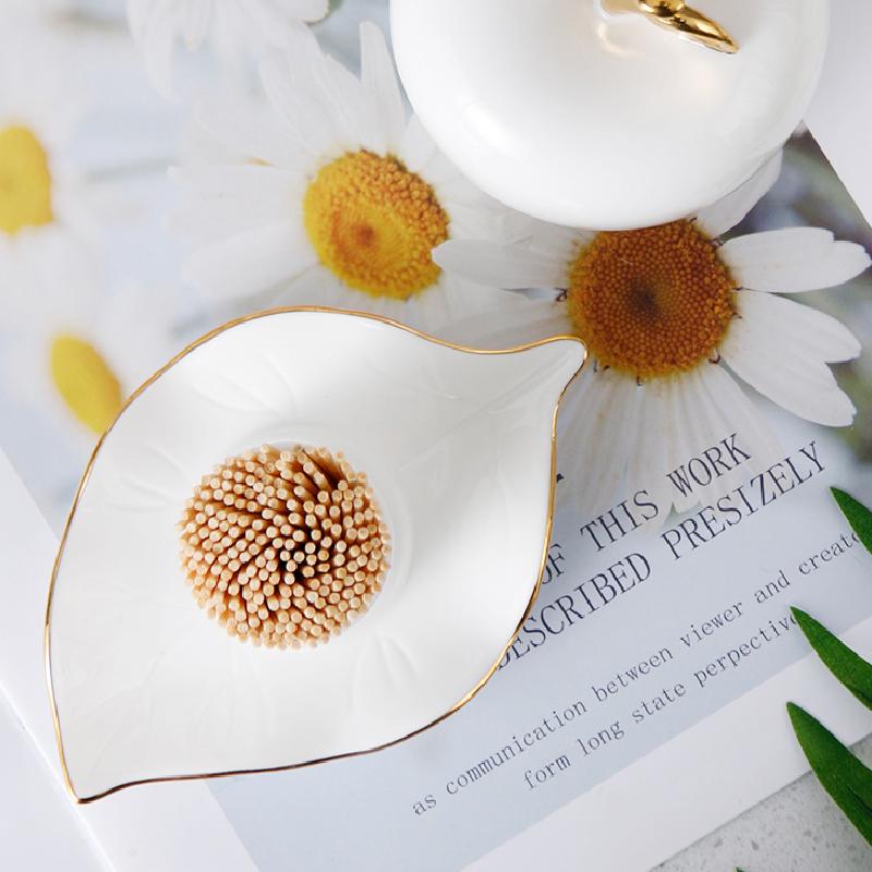White Apple-shaped Toothpick Box Painted Gold Bone China Toothpick Holder Home Desktop Toothpick Storage Jar Home Decoration