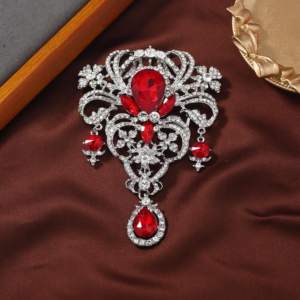 Vintage Crystal Flower Brooch for Women Palace Style Party Office Badges Pin Gifts