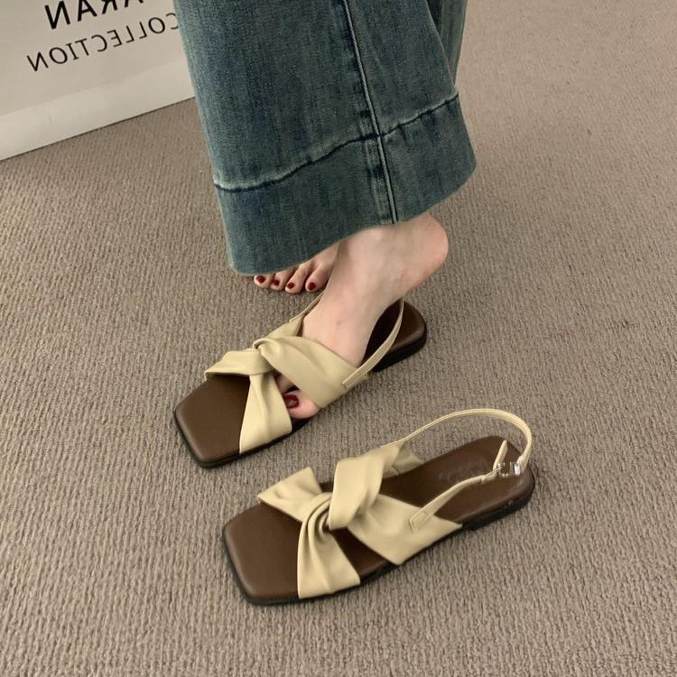 Vintage Casual Gentle Evening Breeze Open-toed Sandals Women's Summer 2025 New Soft Leather Cross-strap Flat Beach Shoes