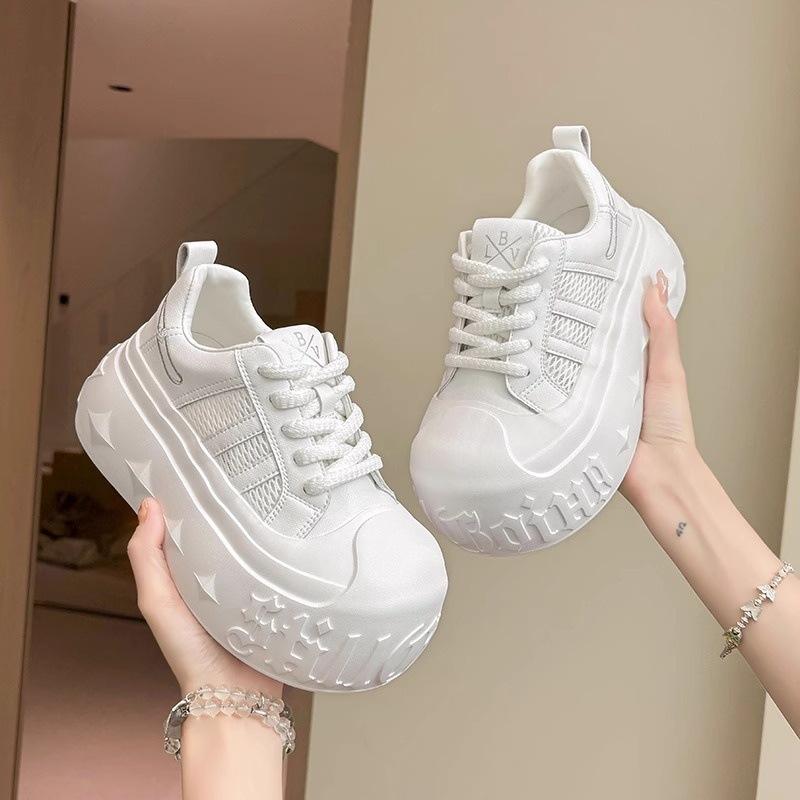 2025 summer new chic style platform white shoes women's height-increasing mesh versatile student casual board shoes bread shoes