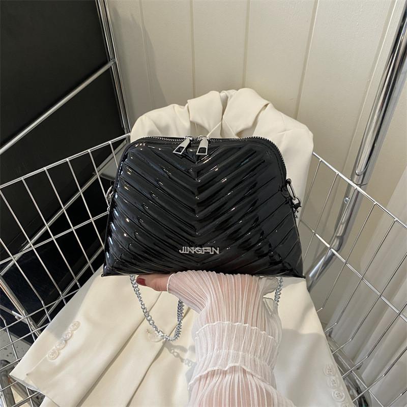 

Stylish New Diamond Quilted Shell Bag For Women In Silver Green Pink Gold And Black Colors