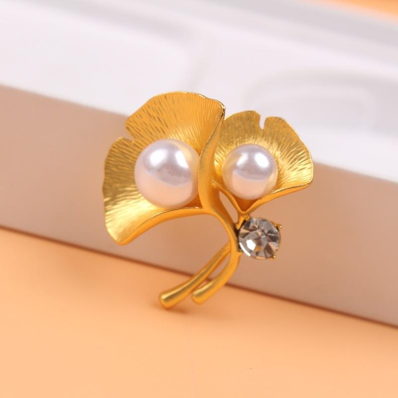 Pearl Female Dumb Gold Ginkgo Biloba Accessories Brooch Fashion Simple Clothes Pin Temperament Accessories